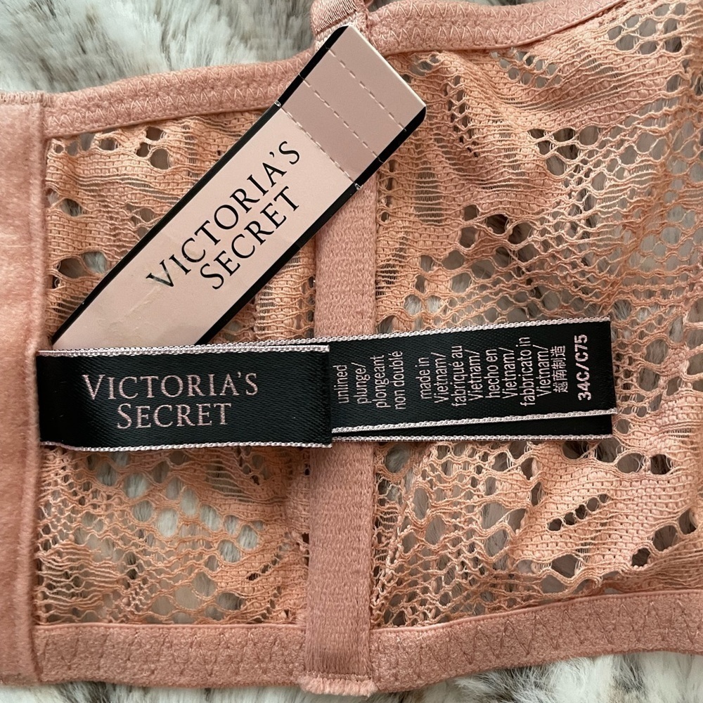 Victoria’s Secret Very Sexy Plunge Bra 34C Panty M NWT 🆕 Lingerie Set 🩷🩷 - Picture 7 of 16
